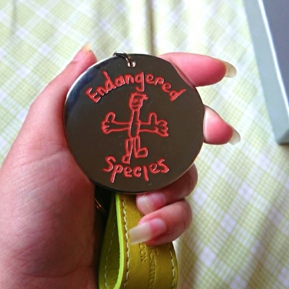 NWT Vivienne Westwood Endangered Species Keychain - Picture 5 of 6